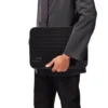 Platt laptopfodral i läder och canvas Hinkväska Platt laptopfodral i läder och canvas Hinkväska
